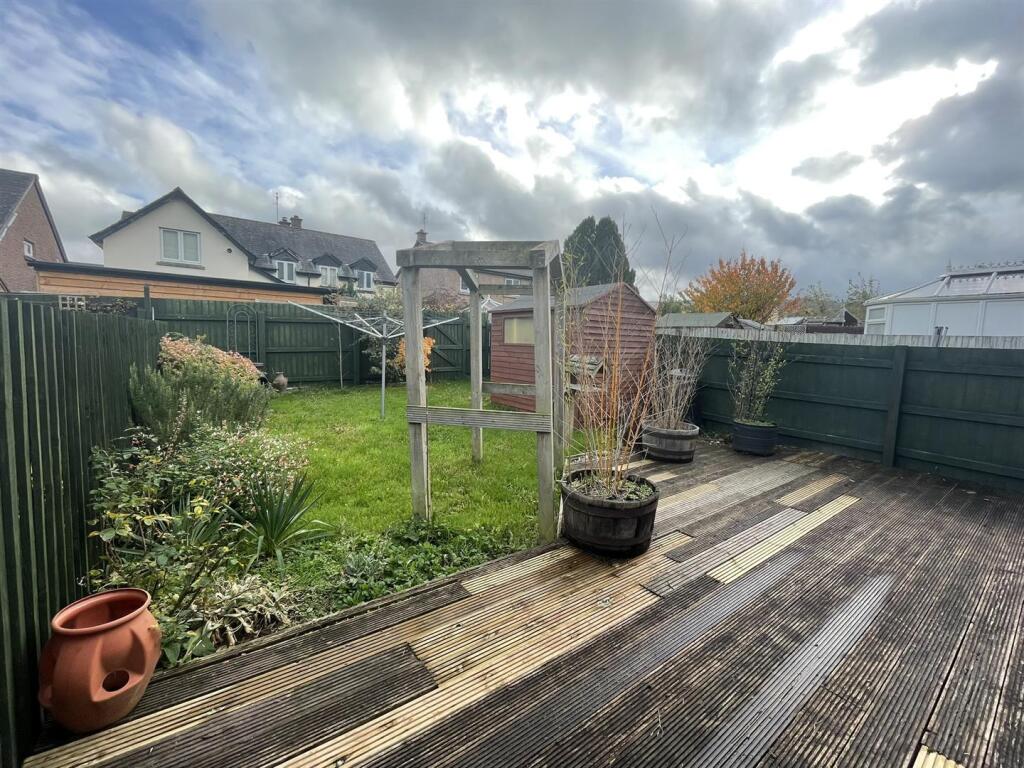 2 bedroom terraced house