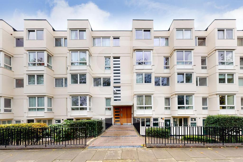 3 bedroom apartment for sale in Warwick Crescent, Little Venice, London, W2