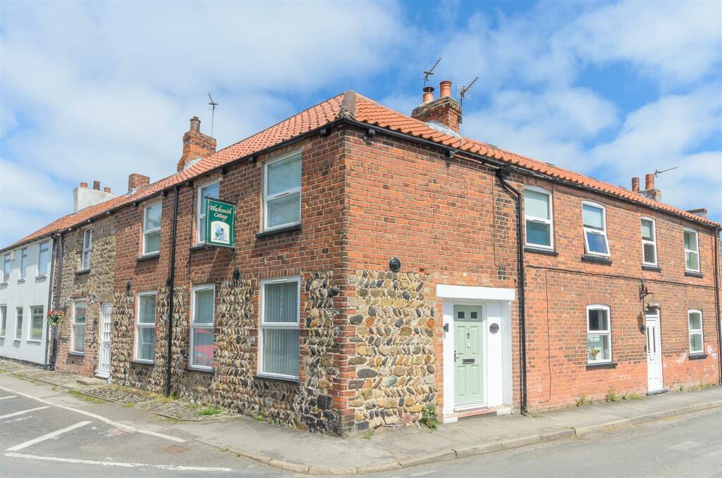 4 bedroom terraced house for sale in Blacksmith Corner, Easington, HU12