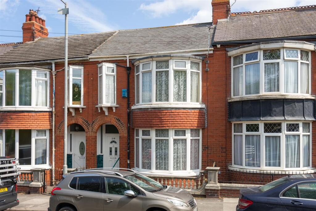 4 bedroom terraced house