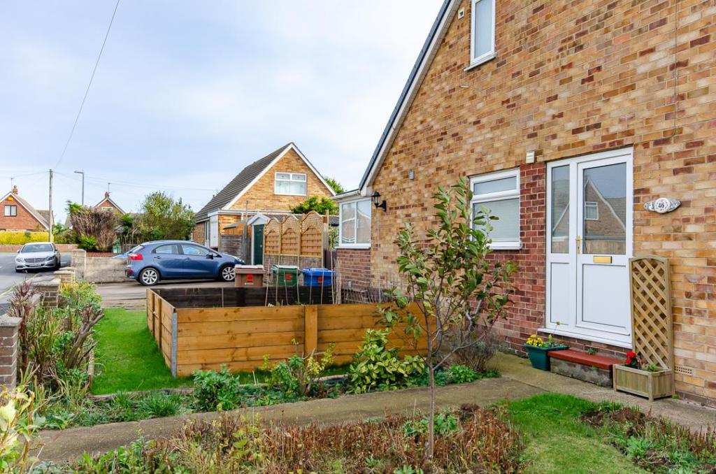 3 bedroom semidetached bungalow for sale in Holmpton Road, Withernsea