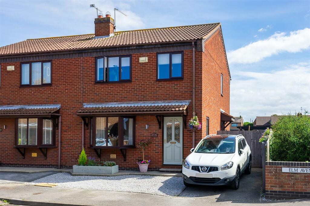 3 bedroom semidetached house for sale in Elm Avenue, Burstwick, HU12