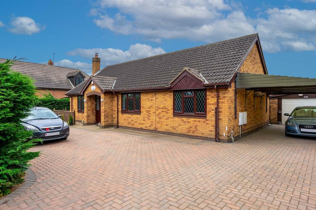 3 bedroom detached bungalow for sale in Vicar Lane, Easington, HU12