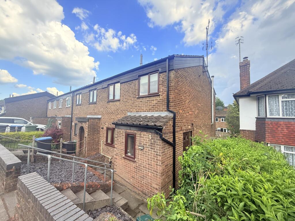 Main image of property: St. Albans Hill, HEMEL HEMPSTEAD