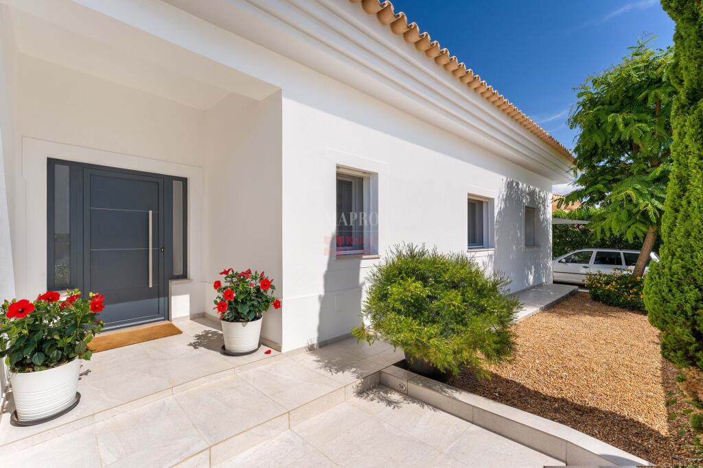 Main image of property: Algarve, Almancil