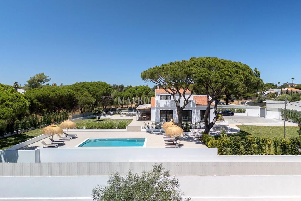 Main image of property: Algarve, Almancil