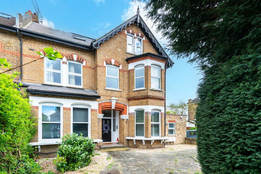2 bedroom apartment for sale in Footscray Road, New Eltham, London, SE9