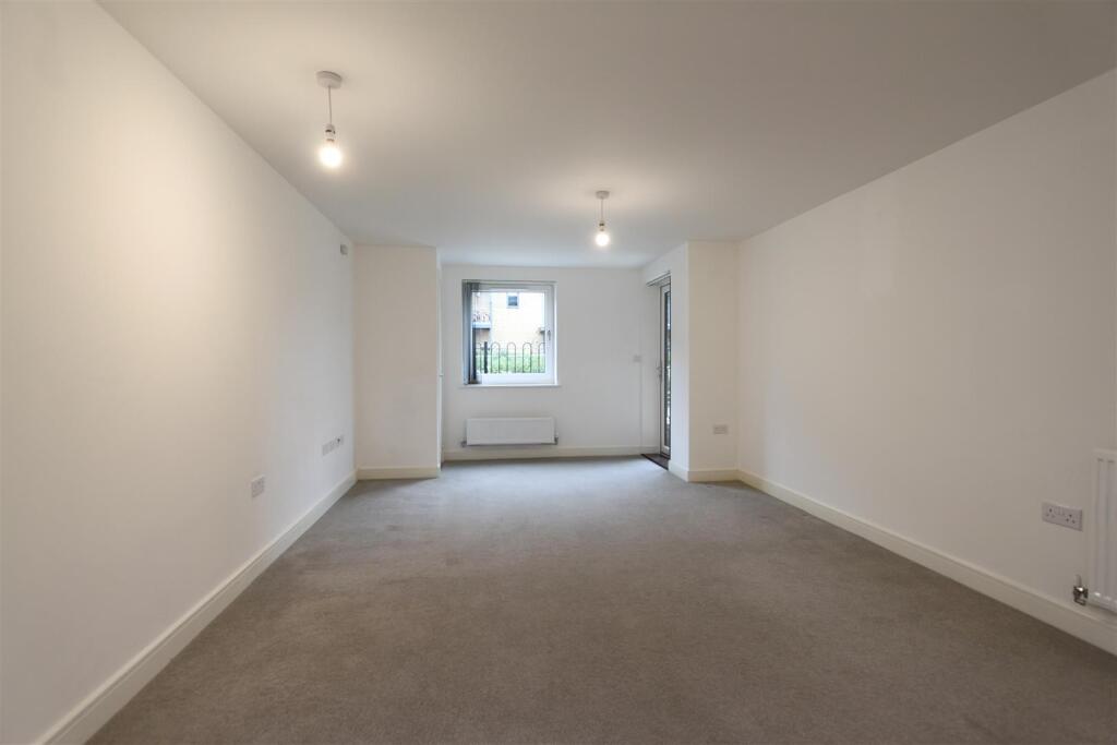Additional property image - Castle Hill Drive, Castle Hill, Ebbsfleet Valley