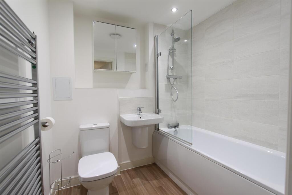 Additional property image - Castle Hill Drive, Castle Hill, Ebbsfleet Valley
