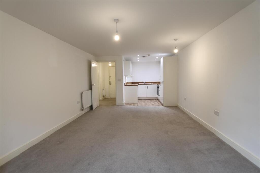 Additional property image - Castle Hill Drive, Castle Hill, Ebbsfleet Valley