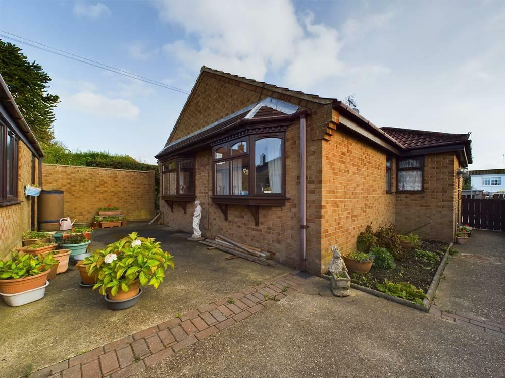 3 bedroom detached bungalow for sale in Danescroft, Bridlington, YO16