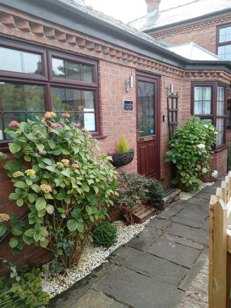 1 bedroom cottage for sale in Jewison Lane, Bridlington, YO15