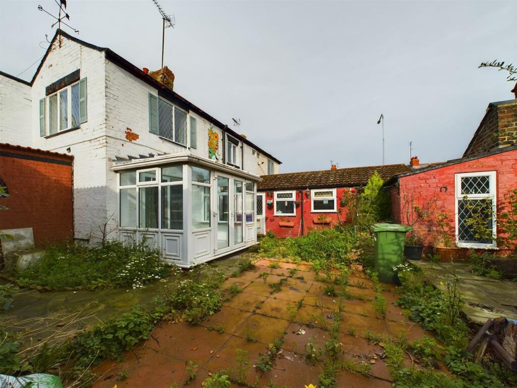 2 bedroom semidetached house for sale in Brookland Road, Bridlington, YO16