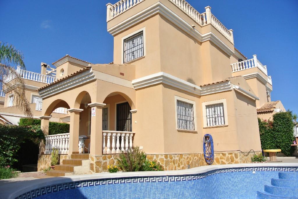 3 bedroom villa for sale in Algorfa, Spain