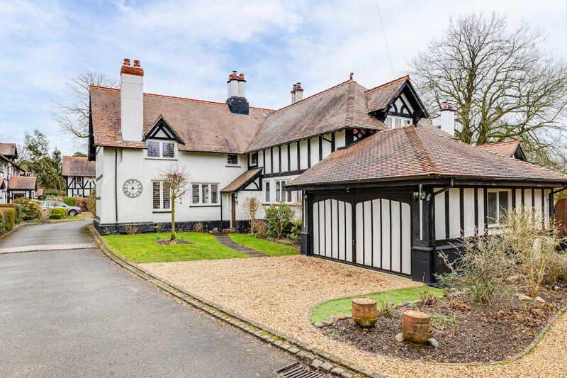 4 bedroom detached house for sale in Tilstone Fearnall, Nr Tarporley, CW6