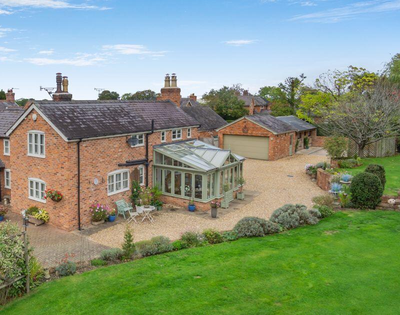 Main image of property: Stunning Cottage set in 3 acres. 