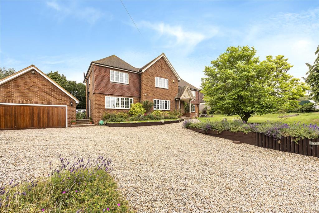 5 bedroom detached house for sale in Back Lane, Preston, Hitchin