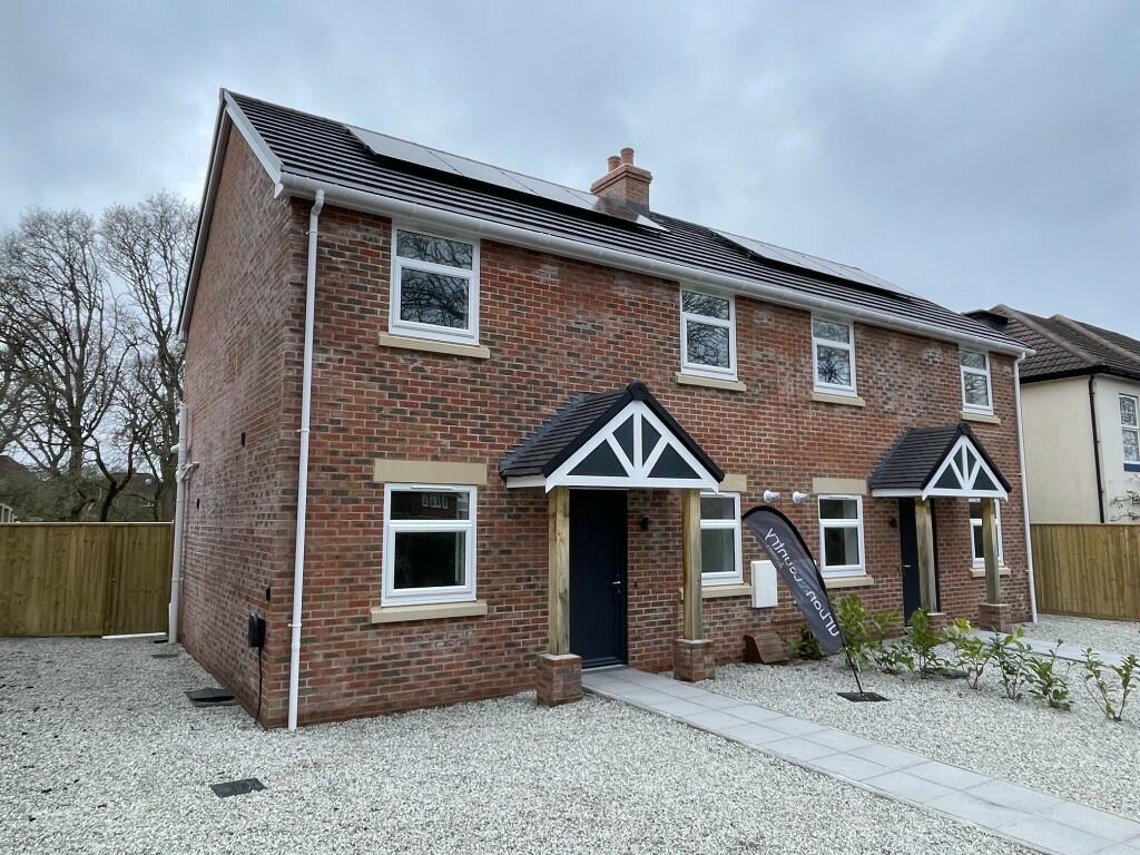 3 bedroom cottage for sale in BH10 NORTHBOURNE, Bournemouth, Dorset, BH10