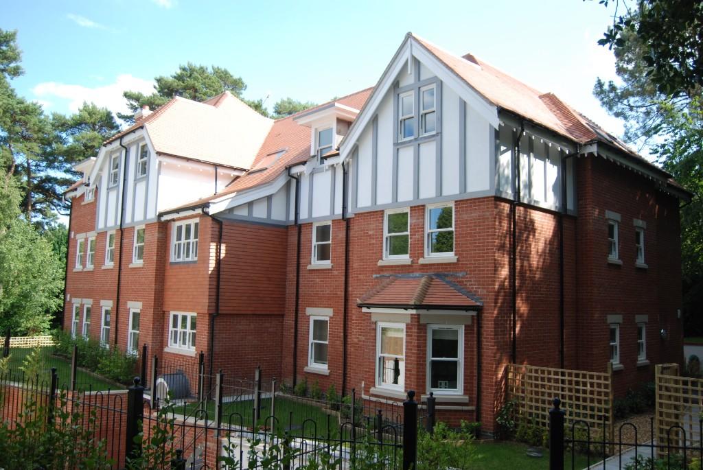 2 bedroom ground floor flat for sale in BH3 MEYRICK PARK CRESCENT