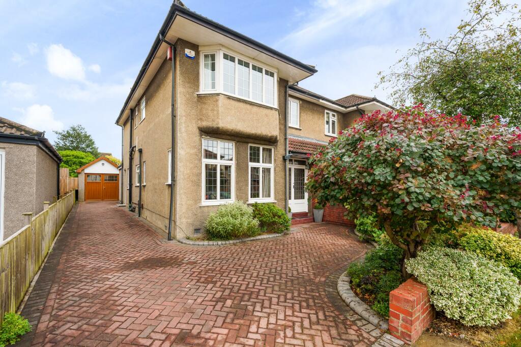 4 bedroom semidetached house for sale in Rockside Drive, Henleaze, Bristol, BS9
