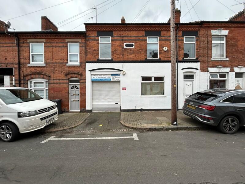 Main image of property: 90a Vernon Road, Aylestone, Leicester, Leicestershire
