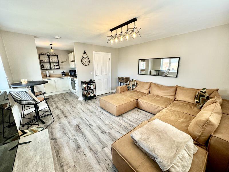 2 bedroom flat for sale in Dukesfield, Shiremoor, NE27