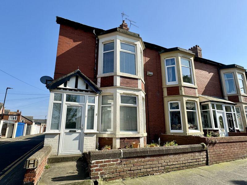 4 bedroom end of terrace house for rent in Eastbourne Gardens, Whitley