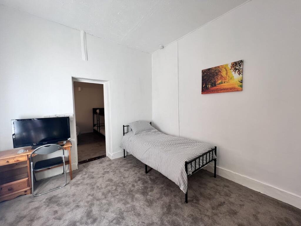 Additional property image - Mayfield Guest House, 46 Frances Road, Bournemouth, BH1 3SA