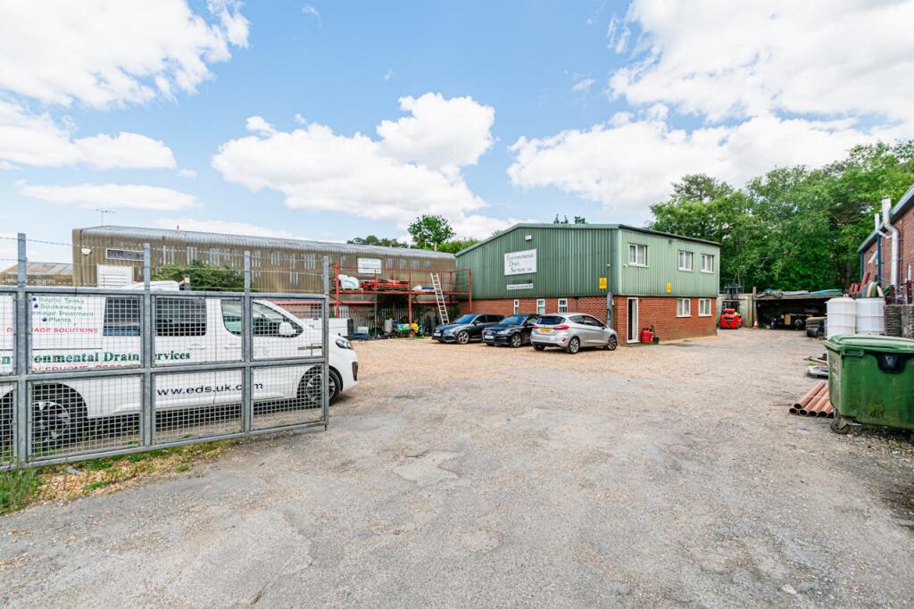 Main image of property: Unit 3A, Bessemer Close, Ebblake Industrial Estate, Verwood, BH31 6AZ