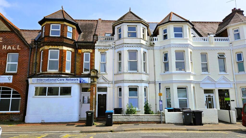 Main image of property: 198 Holdenhurst Road, Bournemouth, BH8 8AS