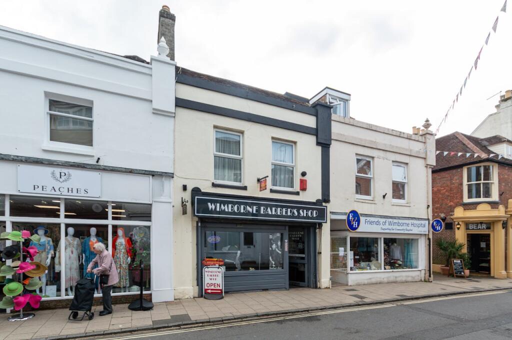 Main image of property: 61 High Street, Wimborne Minster, BH21 1HS