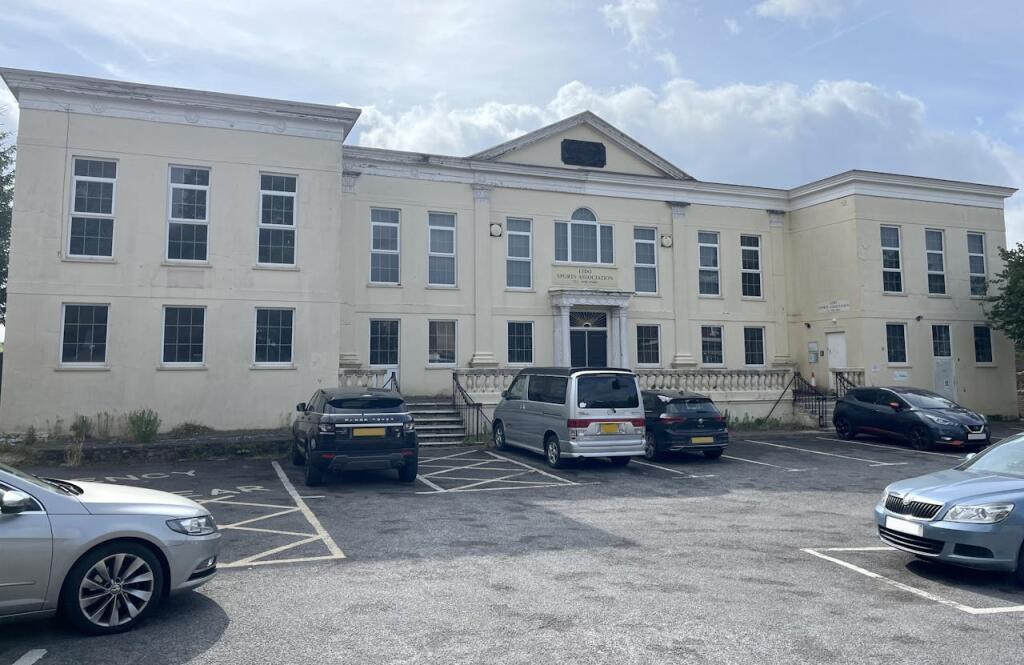 Main image of property: Left Wing, The Lido, Worthy Lane, Winchester, SO23 7DZ