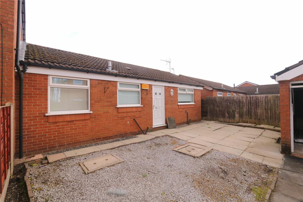 2 bedroom bungalow for rent in Mill Lane, Stockport, Greater Manchester, SK5