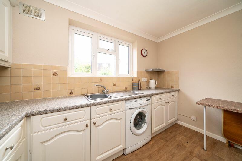 Additional property image - Parsons Close, Flamstead