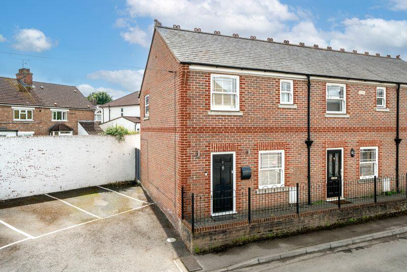 Main image of property: Englands Lane, Dunstable