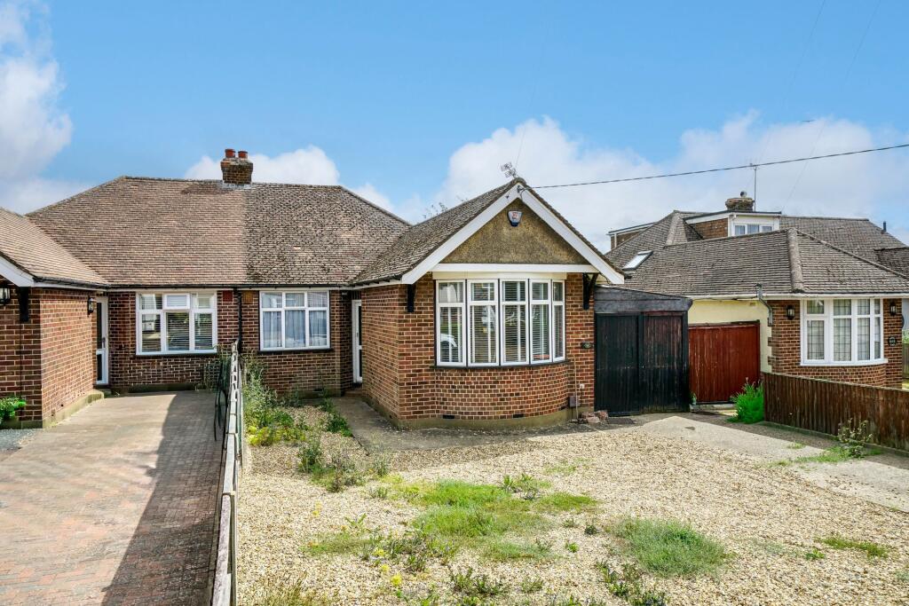 Main image of property: Manor Road, Caddington, LU1
