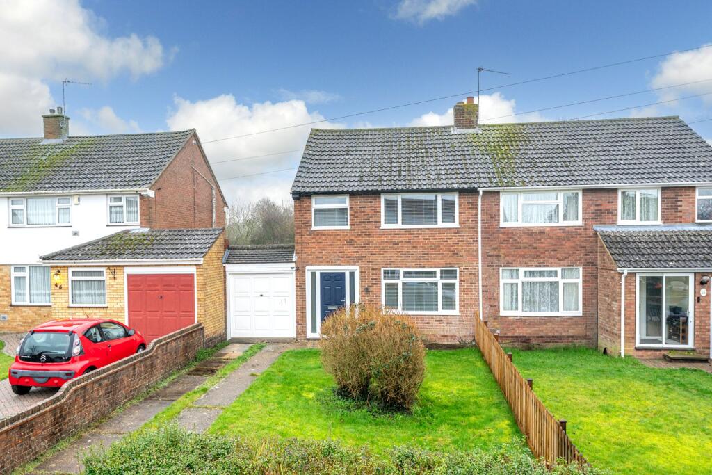 Main image of property: Fairgreen Road, Caddington, LU1