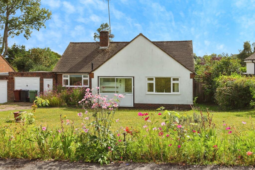 Main image of property: Oaklands Road, Hawkhurst, Cranbrook, Kent, TN18