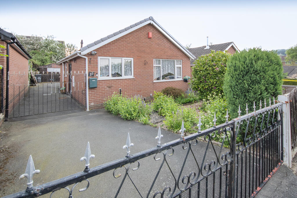 2 bedroom detached bungalow for sale in Henshaw Place, Ilkeston