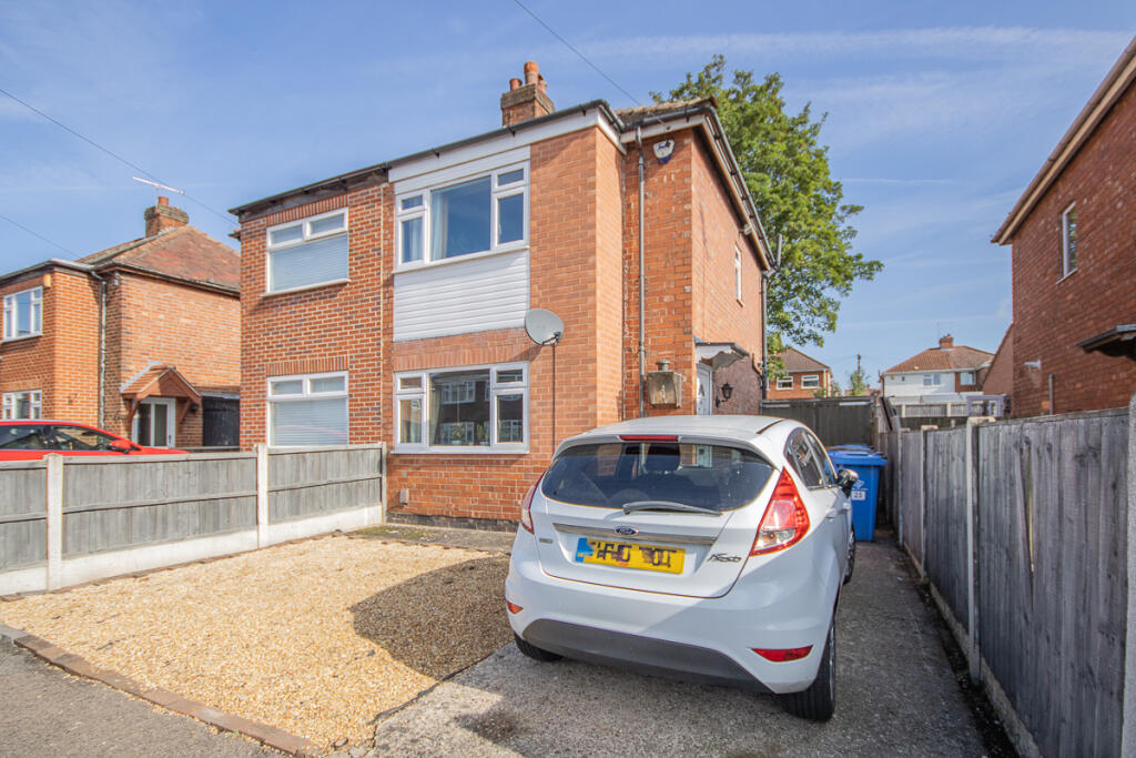2 bedroom semidetached house for sale in Oakleigh Avenue, Chaddesden