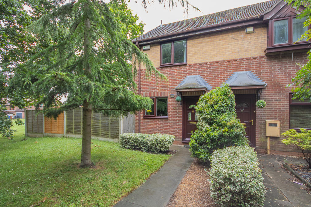 2 bedroom semidetached house for sale in Smalley Drive, Oakwood, DE21