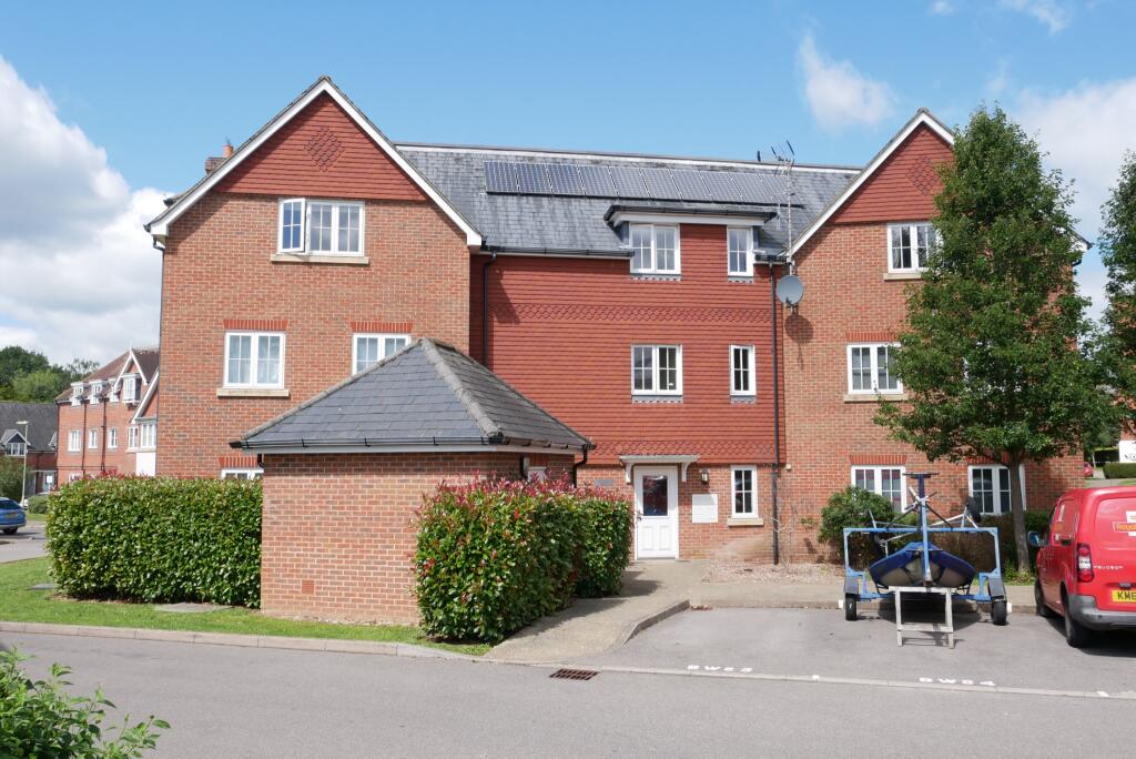 2 bedroom apartment for sale in Coe House, Knowle Village, PO17