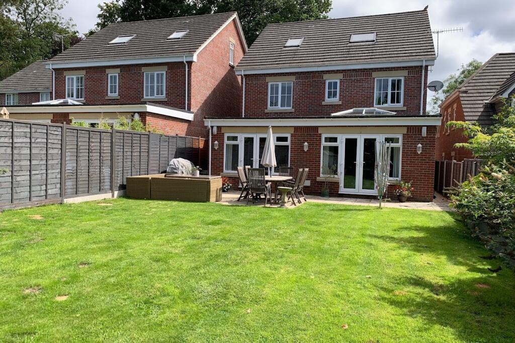 5 bedroom detached house for sale in Delme Drive, Wallington, PO16