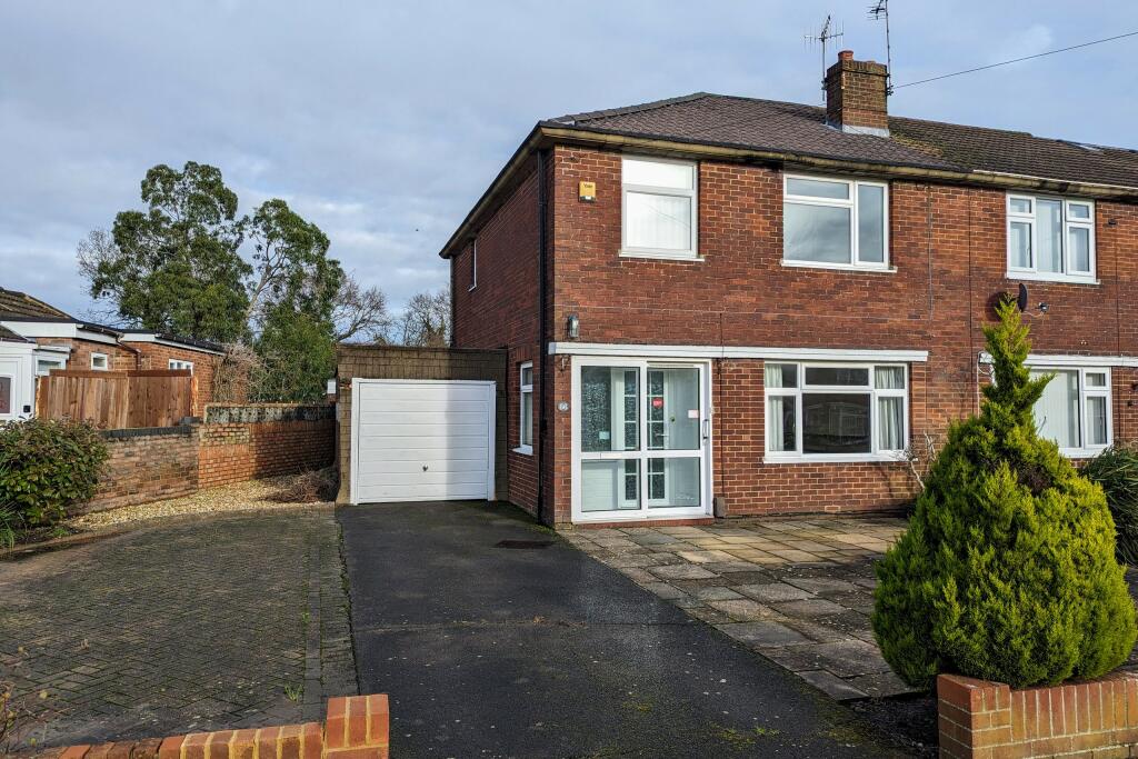 3 bedroom end of terrace house for sale in Oak Road, Fareham, PO15
