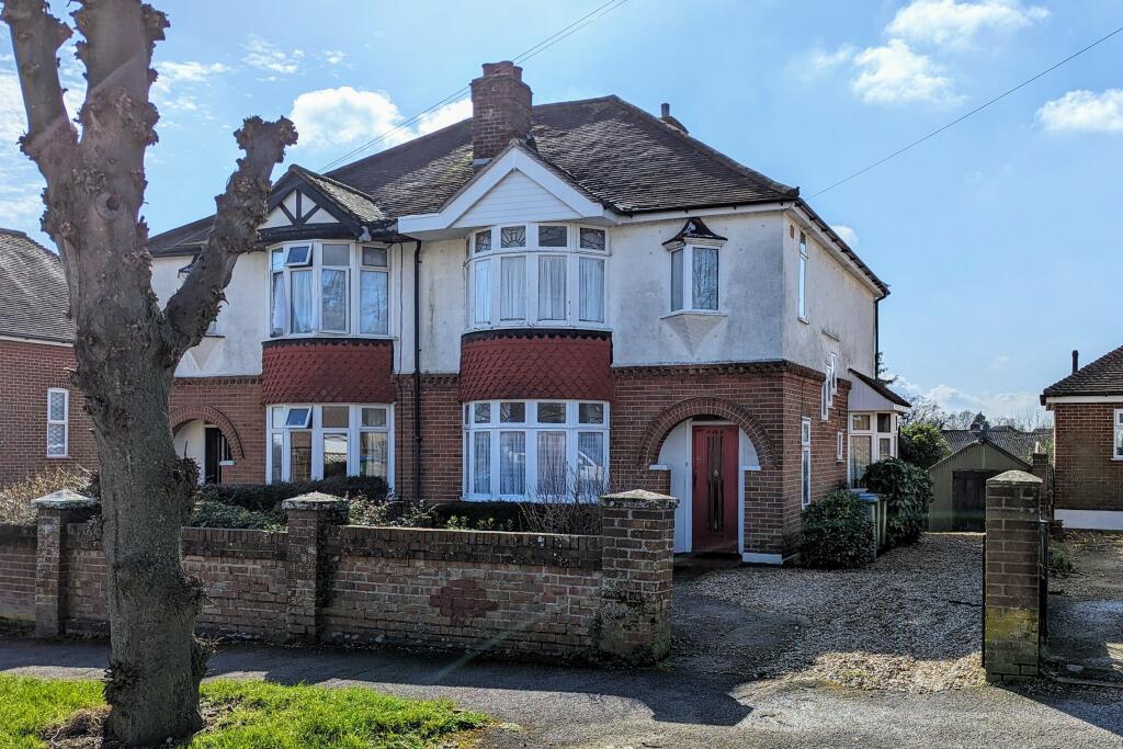 3 bedroom semidetached house for sale in Old Turnpike, Fareham. Guide