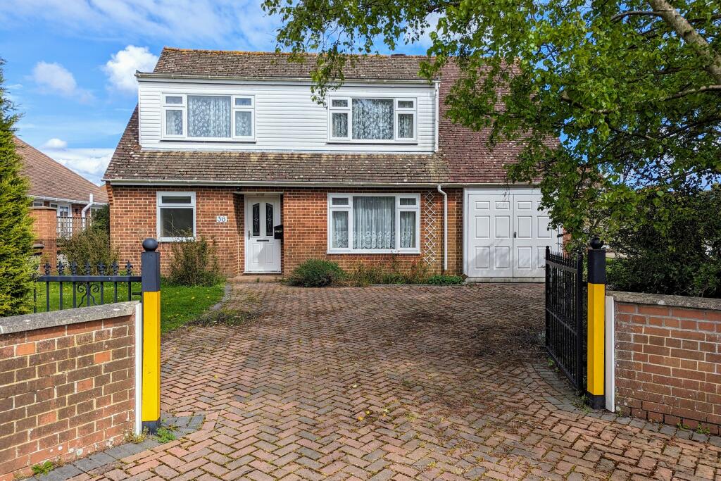 4 bedroom detached house for sale in Cyprus Road, Titchfield Common, PO14
