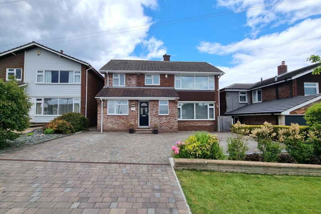 5 bedroom detached house for sale in Miller Drive, Fareham, PO16