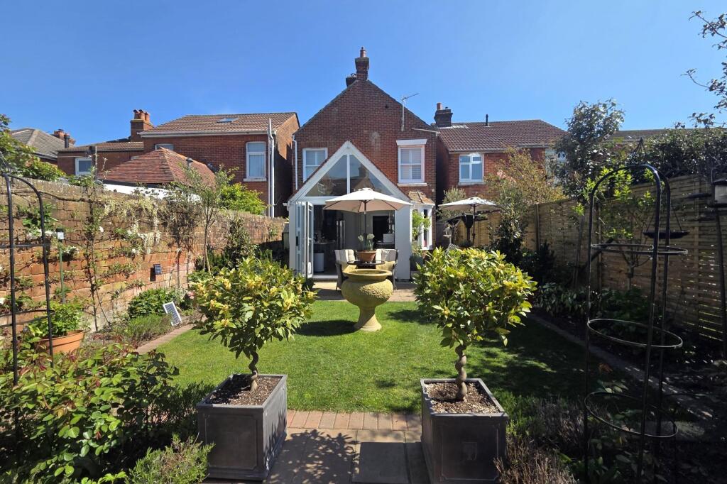 Main image of property: GROVE ROAD, FAREHAM