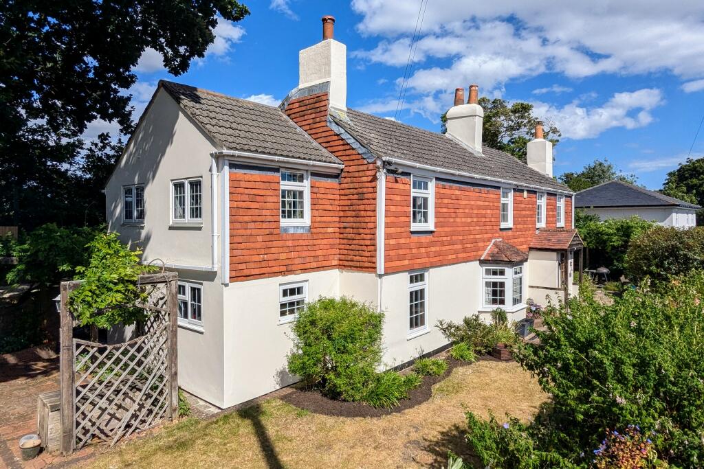 4 bedroom detached house for sale in Old Turnpike, Fareham, PO16