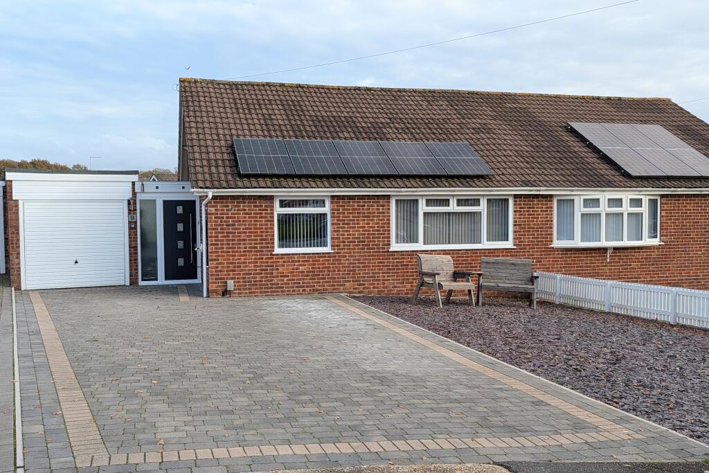 Main image of property: DUNDEE CLOSE, FAREHAM